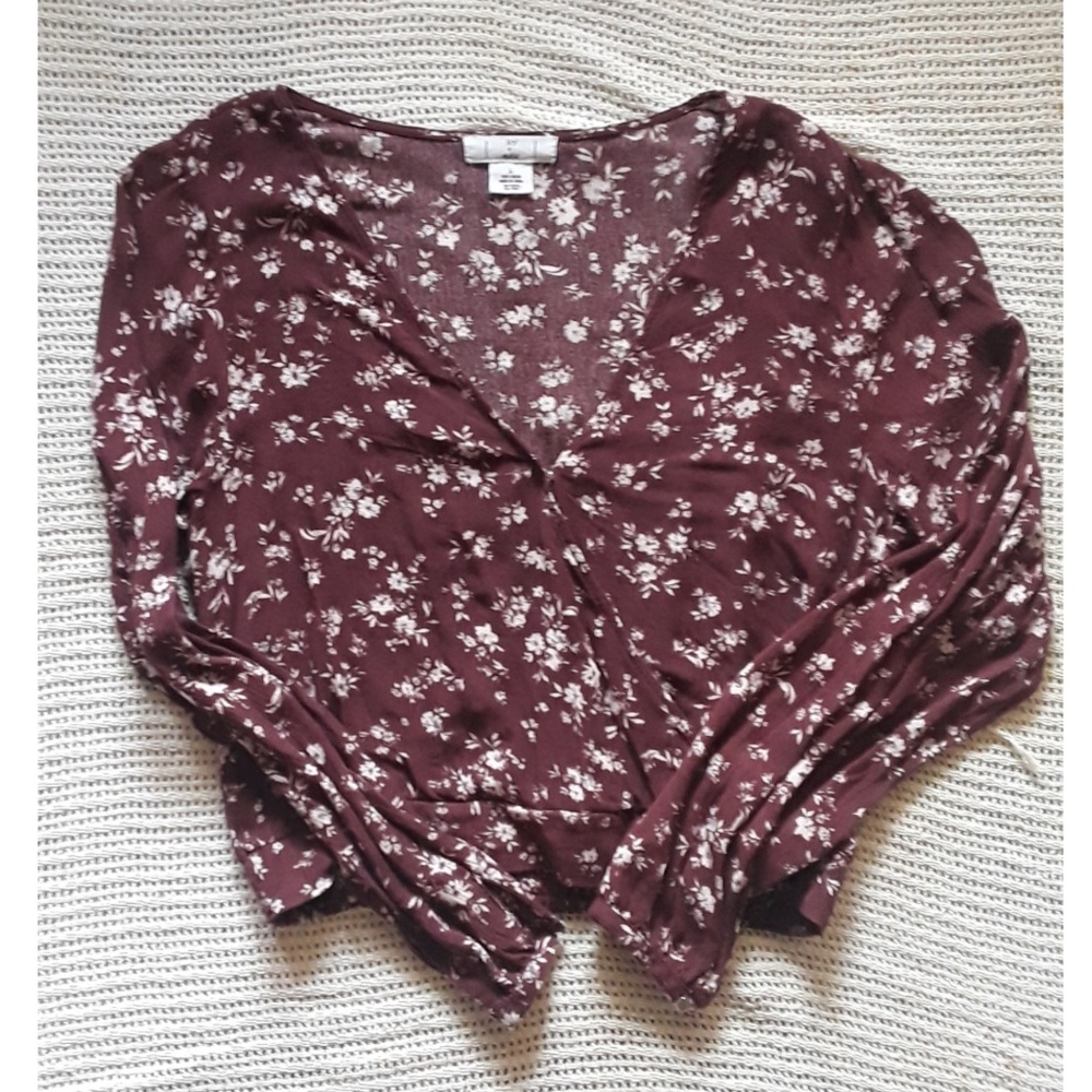 🍃2 for $20🍃 TILLYS Cropped Wrap Style Blouse